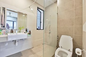 16 Quartz Melawati Condominium