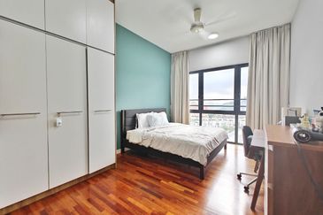 16 Quartz Melawati Condominium