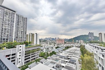 16 Quartz Melawati Condominium