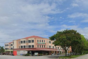 For Sale an apartment with tenancy in Tg Malim