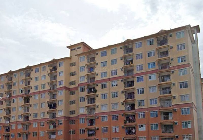 For Sale an apartment with tenancy in Tg Malim