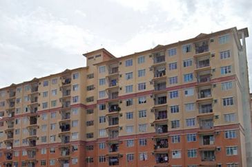 For Sale an apartment with tenancy in Tg Malim