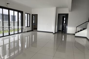 Elmina East @ Brand New Semi -D