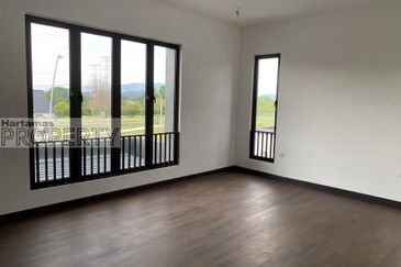 Elmina East @ Brand New Semi -D