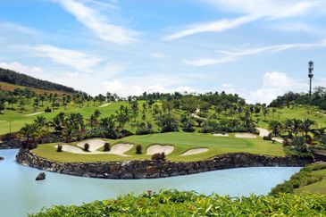 Beautiful Resort & Lake View! Freehold Gems Residences @ IOI Resort City, Putrajaya, Selangor.