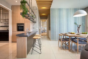 Beautiful Resort & Lake View! Freehold Gems Residences @ IOI Resort City, Putrajaya, Selangor.