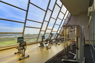 Par 3 Condo & Condo Villa