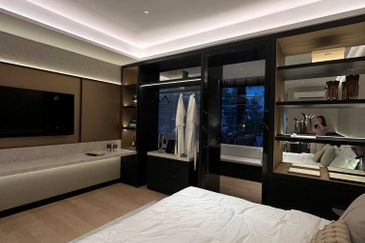 Armani Hallson KLCC, KL City Centre, 50300, Kuala Lumpur