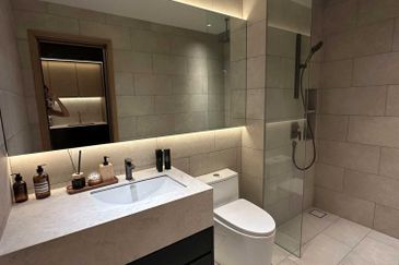 Armani Hallson KLCC, KL City Centre, 50300, Kuala Lumpur