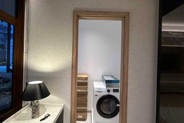 Armani Hallson KLCC, KL City Centre, 50300, Kuala Lumpur