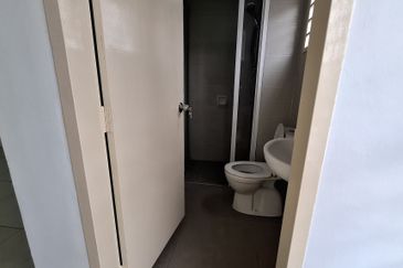 Calisa M Residence Puchong Mas Partly Furnished 3 Bedrooms Condo