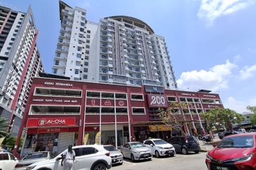 Calisa M Residence Puchong Mas Partly Furnished 3 Bedrooms Condo