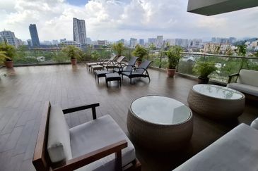 KLCC Myhabitat Residence Fully Furnished Walking distance to LRT and MRT