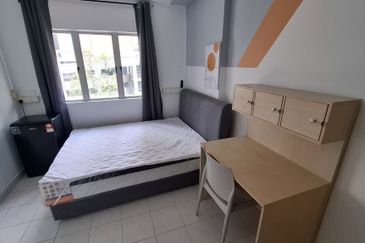 D28 Damansara Residence Studio room Walking Distance To MRT