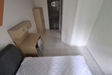 D28 Damansara Residence Studio room Walking Distance To MRT