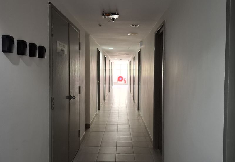 D28 Damansara Residence Studio room Walking Distance To MRT
