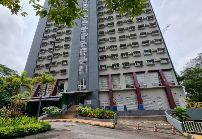 D28 Damansara Residence Studio room Walking Distance To MRT