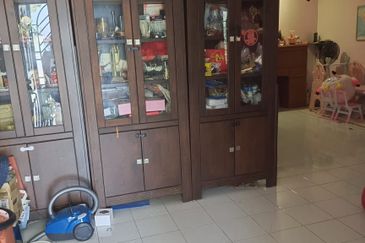 Double Storey House For Sale @ Taman SB Indah, Seri Kembangan, Selangor