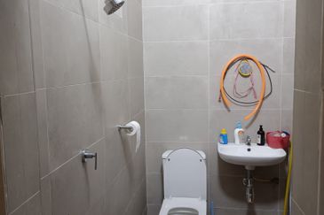 Double Storey House For Sale @ Taman SB Indah, Seri Kembangan, Selangor