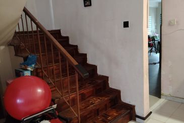 Double Storey House For Sale @ Taman SB Indah, Seri Kembangan, Selangor