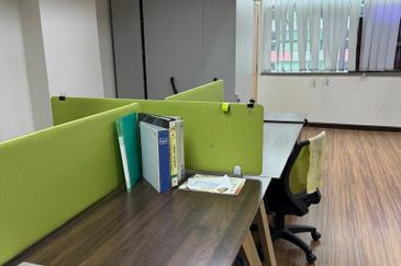 Leisure Commerce Square