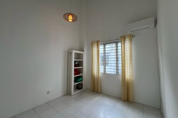 Kampung Sungai Kayu Ara