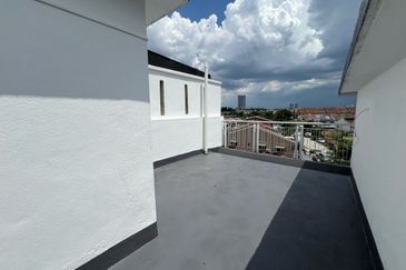 Kampung Sungai Kayu Ara