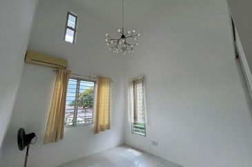 Kampung Sungai Kayu Ara