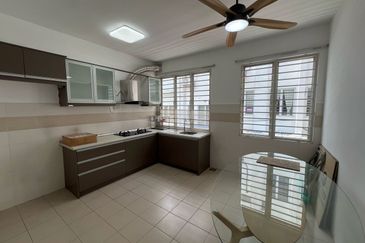 Kampung Sungai Kayu Ara