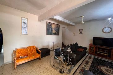 Double Storey House for Sale At SS8, Petaling Jaya