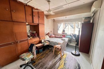 Double Storey House for Sale At SS8, Petaling Jaya