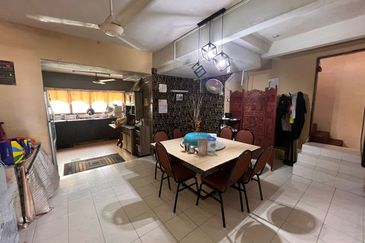 Double Storey House for Sale At SS8, Petaling Jaya