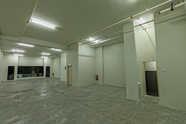 Majestic Maxim 1st floor Shop For Rent