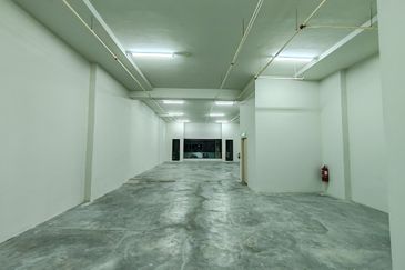 Majestic Maxim 1st floor Shop For Rent