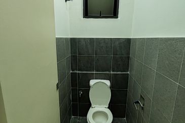 Majestic Maxim 1st floor Shop For Rent