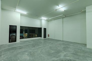 Majestic Maxim 1st floor Shop For Rent