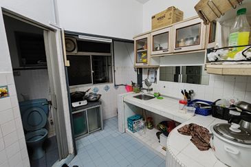 Ayers & Astaria Condominium