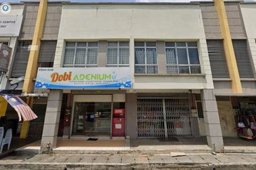 Pusat Perniagaan Adenium 4 adjoining shoplot with Hotel Business For Sale