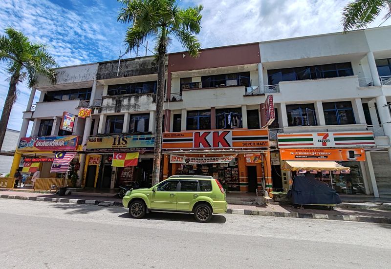 HiCom-Glenmarie Industrial Park