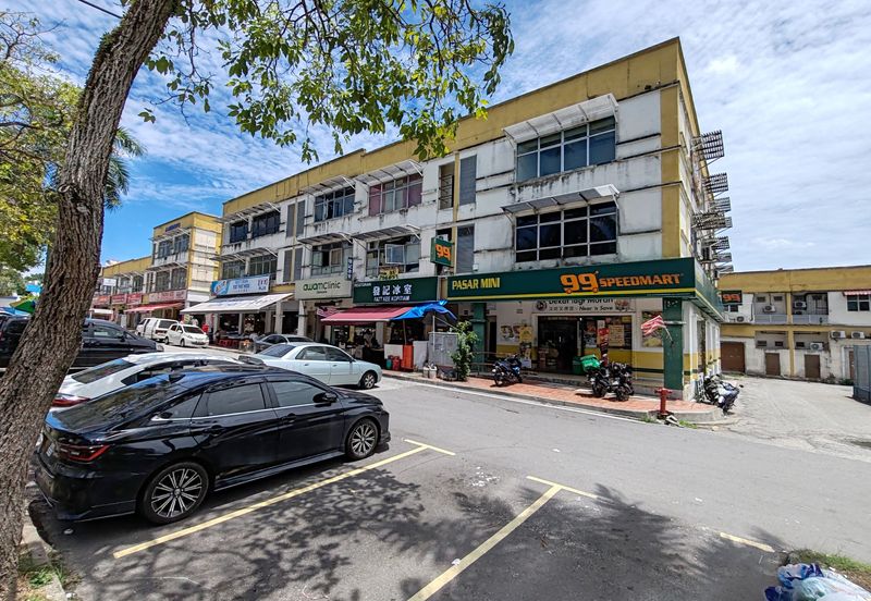 HiCom-Glenmarie Industrial Park