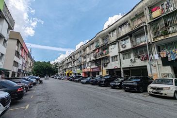 Cahaya Apartment at Taman Cahaya Ampang For Sale with Tenancy ROI 6%