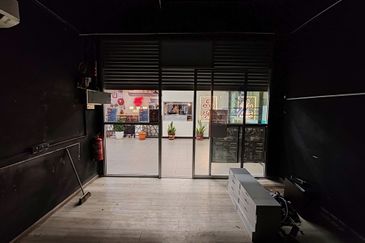 Majestic Maxim Limited Prime Commercial Retail Lot For Rent