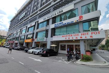 Majestic Maxim 3 Storey Shop For Sale with Tenancy ROI 4.5%