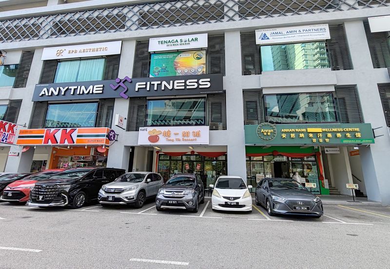 Majestic Maxim 3 Storey Shop For Sale with Tenancy ROI 4.5%