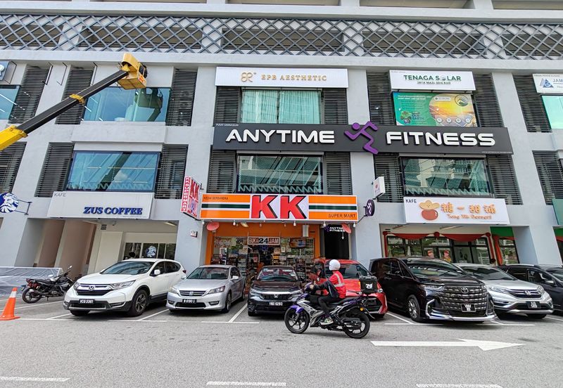 Majestic Maxim 3 Storey Shop For Sale with Tenancy ROI 4.5%