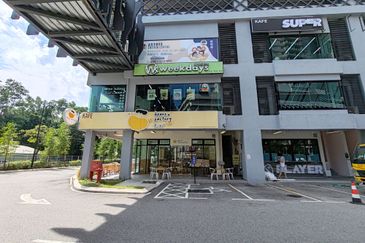 Majestic Maxim 3 Storey Shop For Sale with Tenancy ROI 4.5%