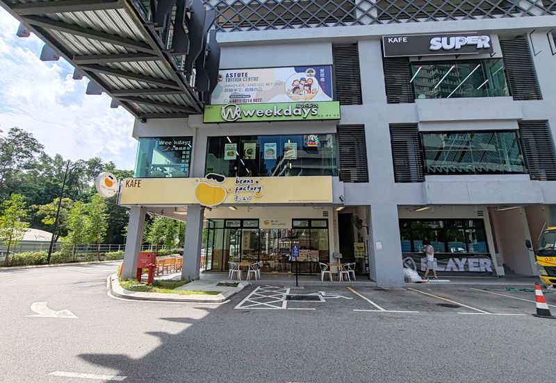 Majestic Maxim 3 Storey Shop For Sale with Tenancy ROI 4.5%