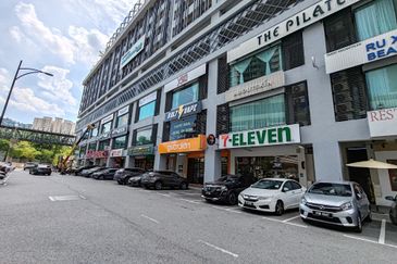 Majestic Maxim 3 Storey Shop For Sale with Tenancy ROI 4.5%