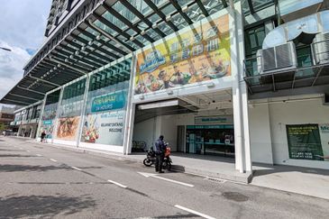 Majestic Maxim 3 Storey Shop For Sale with Tenancy ROI 4.5%