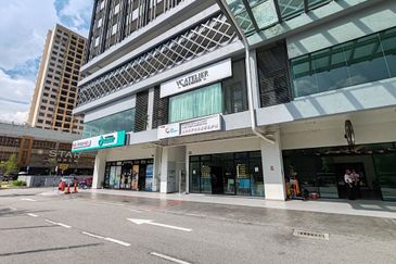 Majestic Maxim 3 Storey Shop For Sale with Tenancy ROI 4.5%